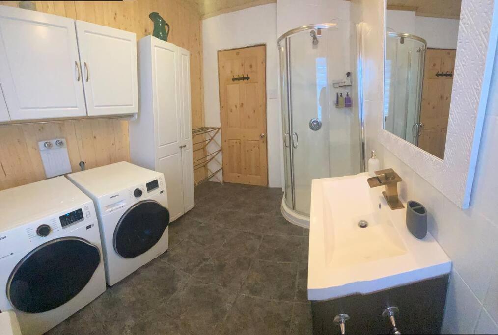 Le Jazz- Chalet Rustique/Chic Avec Spa Notre-Dame-Des-Bois ภายนอก รูปภาพ